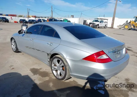 2009 Mercedes-Benz Cls 550 z USA, uszkodzony, nr VIN WDDDJ72X09A140967